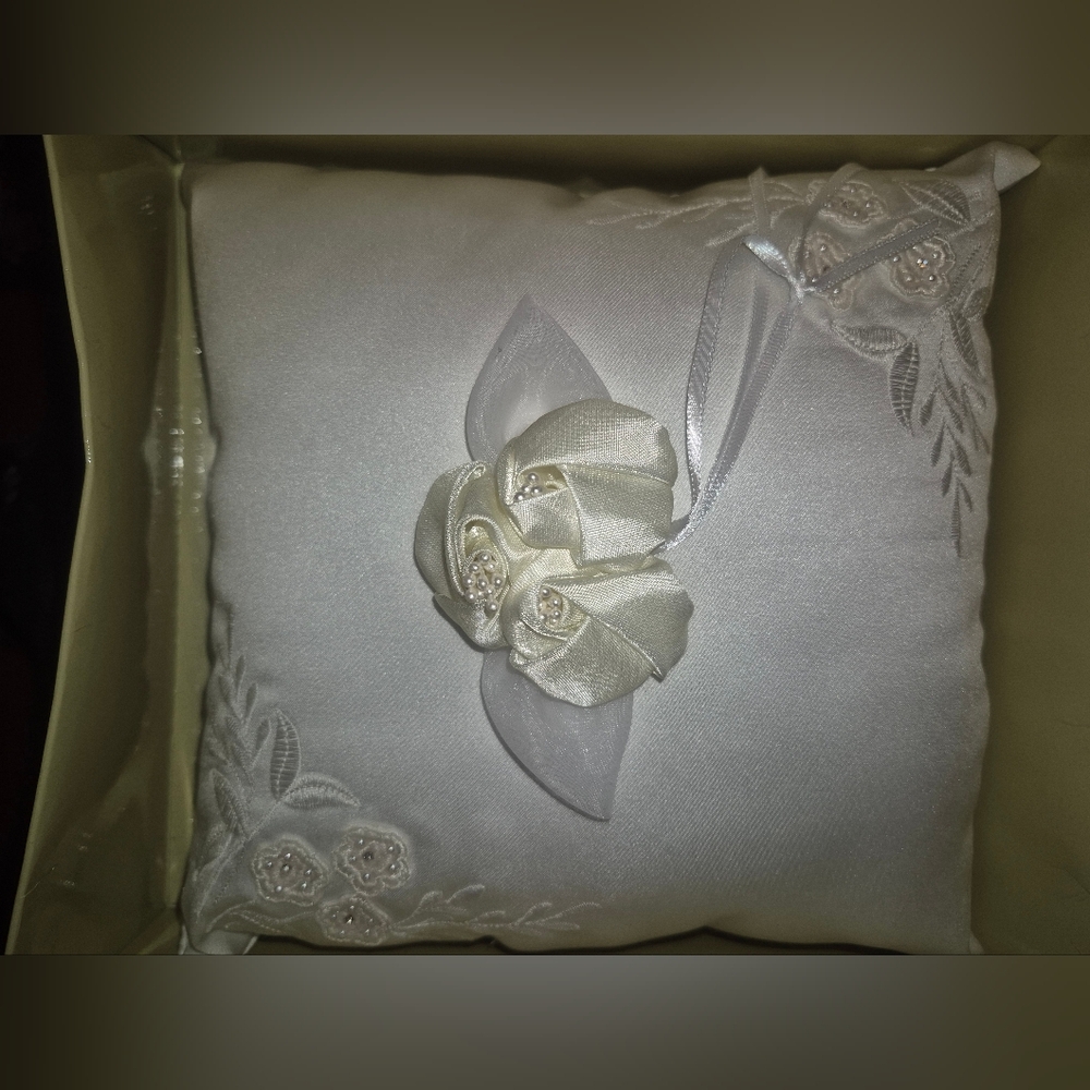 Darice Elegant White Satin Ring Bearer Pillow